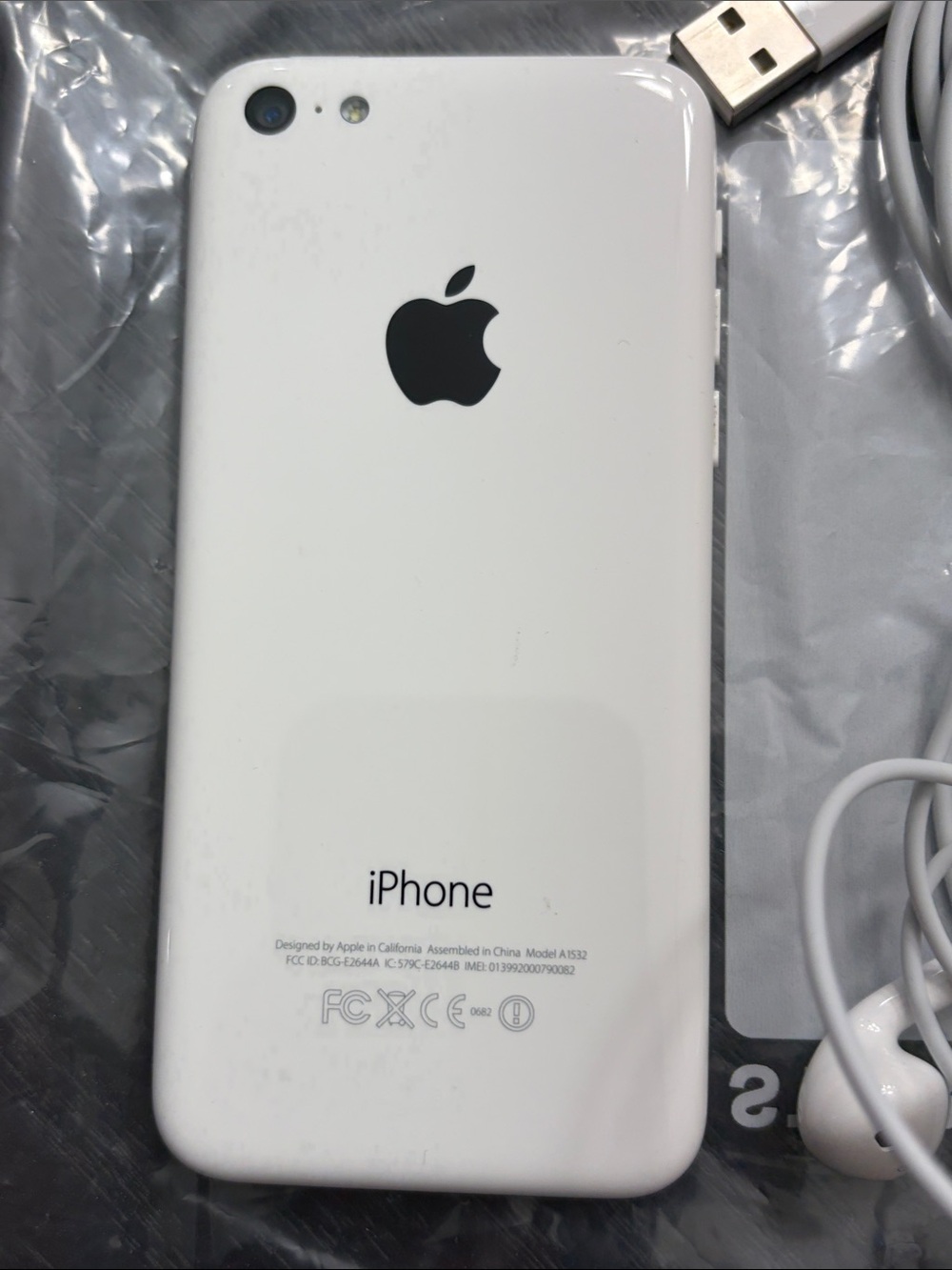 Apple iPhone 5e in White